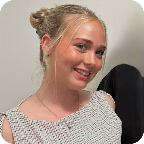 Bella Lashus client